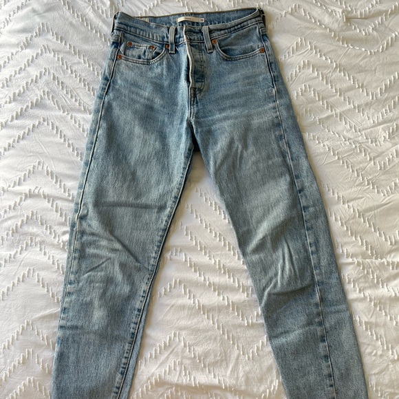 Levi’s Wedgie Straight Leg Jean - Picture 2 of 6